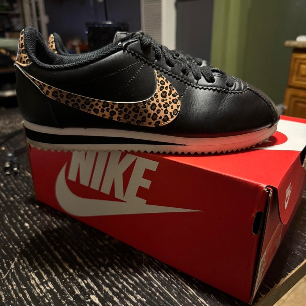 Nike Black and Leopard Print Sneakers - Picture 6 of 8